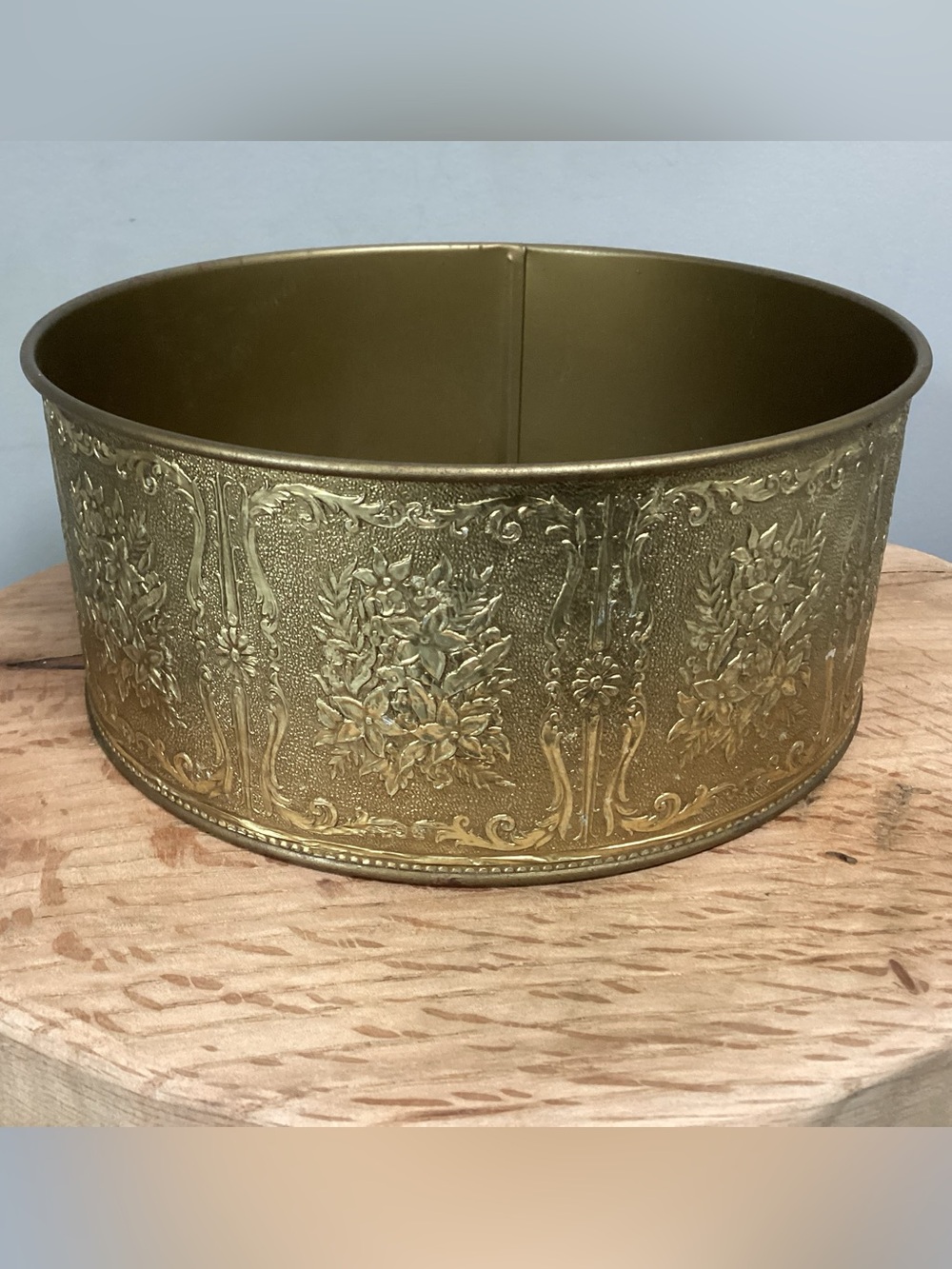 🟡 Vintage - Guildcraft New York - 1940s - 1950s Collectible - Unique - Metal